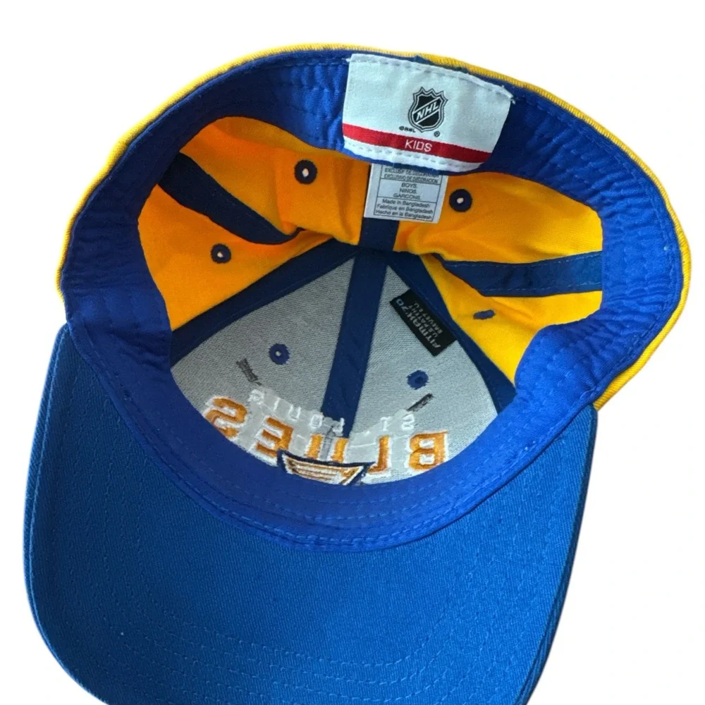 St Louis Blues Hockey Boys/Girls Youth Fitted Cap/Hat One Size Blue & Yellow NHL